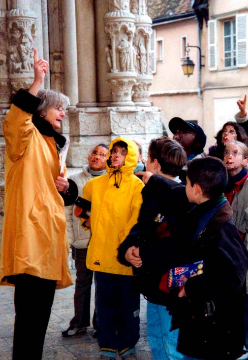 chartres cathedral english tour